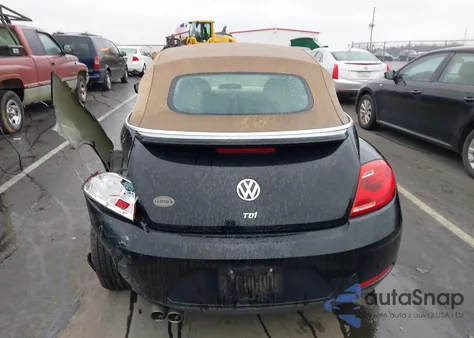 2014 Volkswagen Beetle 2.0L Tdi z USA, uszkodzony, nr VIN 3VW5L7AT3EM821853